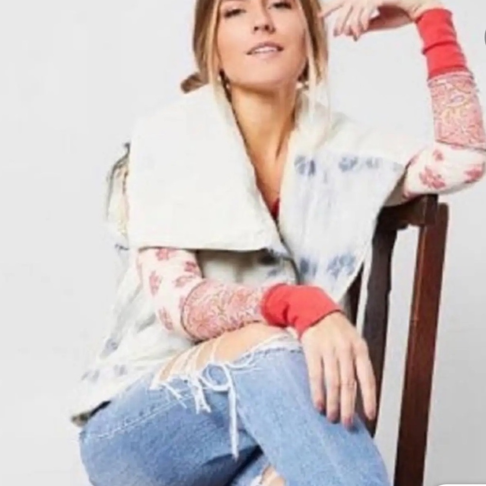 Free People Cream and Blue Sherpa Vest - Picture 2 of 8